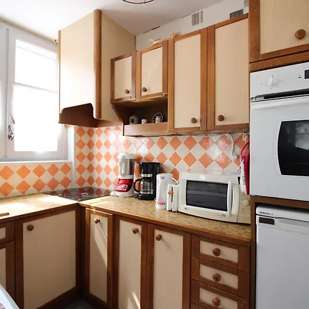 F2 6 Couchages Centre-ville Proche Thermes - Fr-1-415-15 Apartment